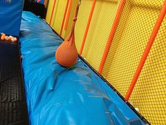-爱蹦iBOON蹦床运动馆(江汉店)