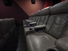 放映厅-大光明丽星VIP影城(昌里路杜比全景声店)