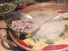 -洱火云南酸菜牛肉火锅(石景山当代商城店)