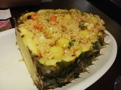 焗原只菠萝海鲜饭-路易十三西餐厅(西关新天地店)