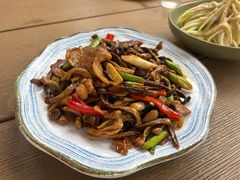 肉炒野山菌-丽泽山庄·生态怀柔菜·虹鳟鱼(红螺寺店)