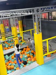 -蹦贝运动中心·蹦床·攀岩·闯关(龙岗店)