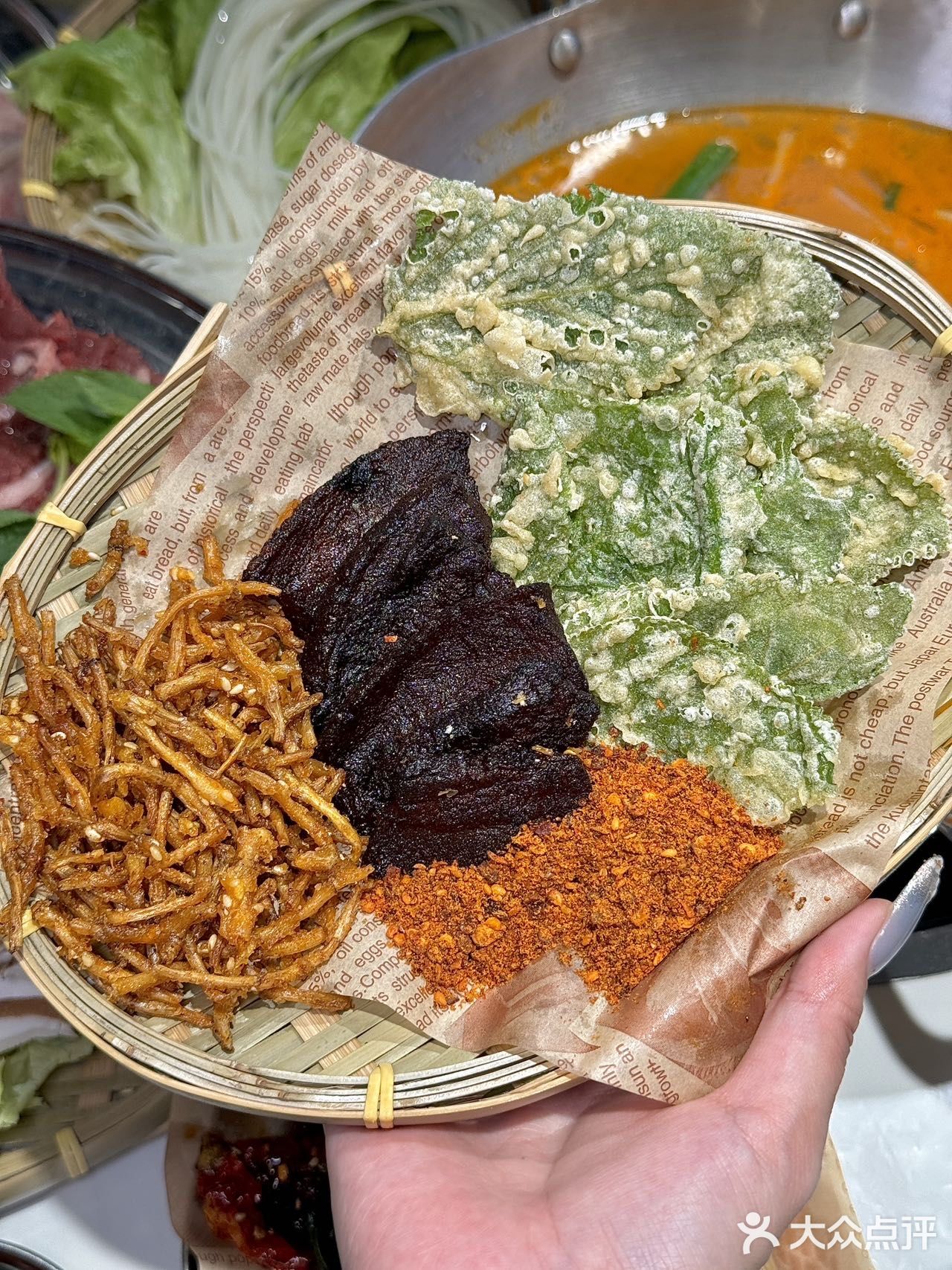 这家的酸汤火锅，好吃到炸裂！