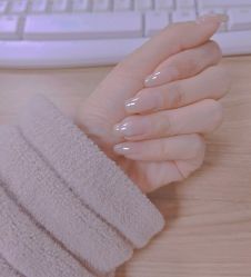 -花岐款式专研健康美甲沙龙