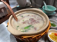 潮界生滚牛肉粥-潮界(虹桥新天地店)