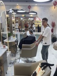点击看大图 -虫二·专注健康烫染沙龙