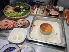 -尚尚仙·酸汤猪手·猪肚鸡火锅(华联万柳购物中心店)