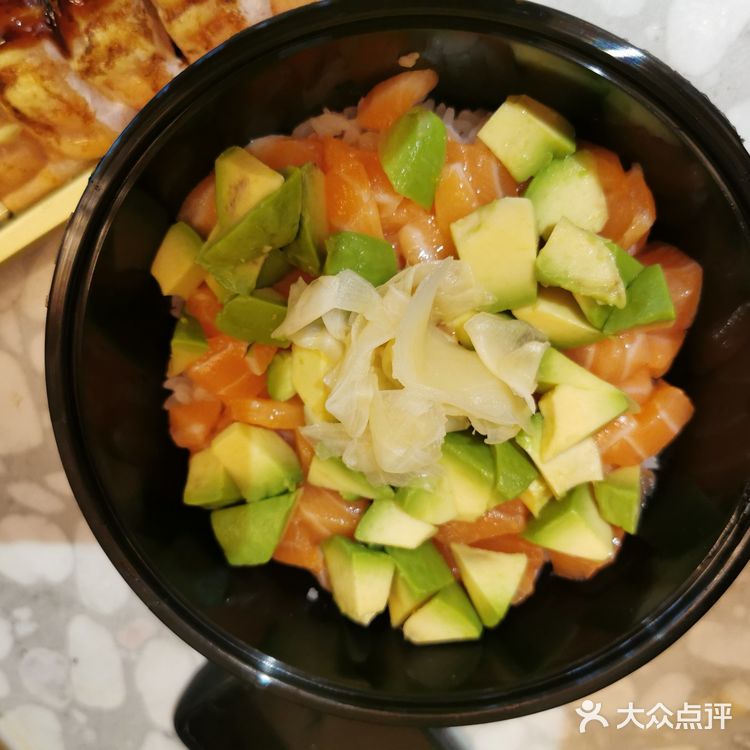 特别推荐炙烤三文鱼寿司