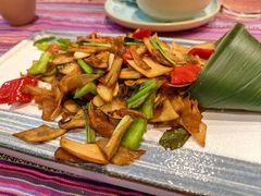 -香巴拉云南餐厅(华莱坞店)