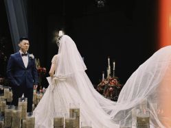 点击看大图 -GRACE KELLY婚纱与礼服(北京店)