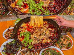 -鸿顺老铁锅美蛙鱼府(解放碑店)