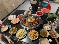 -洞亭火锅(防空洞总店)