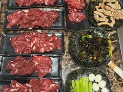 -牛里牛气· 榴莲海鲜鲜牛肉自助火锅·烤肉(横岗店)