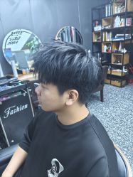 -藤野造型专业烫染接发