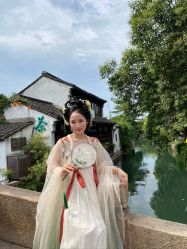 -一揽芳华汉服旗袍体验馆(拙政园店)