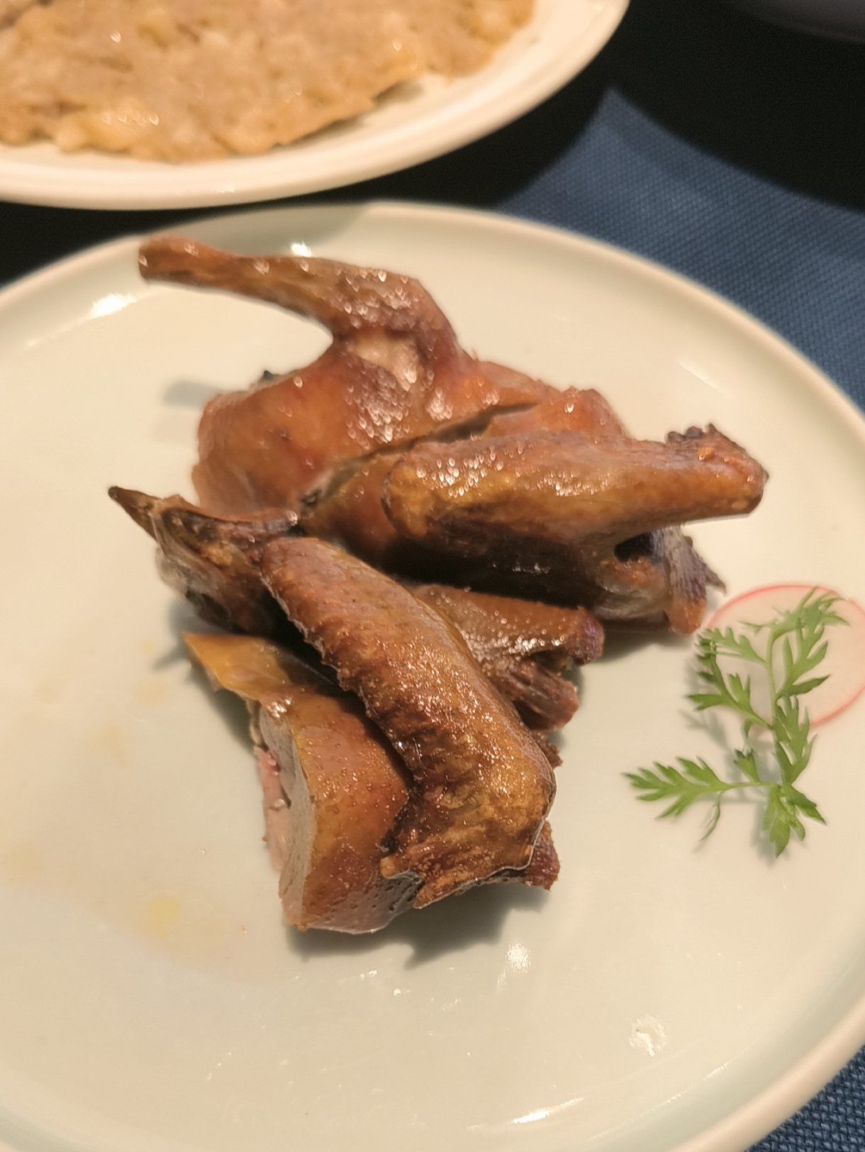 每道菜都符合我的胃口,脆皮卤鸽跟菜名一样