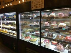 面包甜点陈列柜-多乐之日(和平伊势丹店)