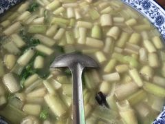 -泉畔人家·老济南经典鲁菜(大明湖店)