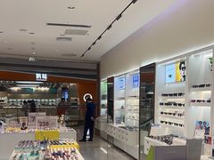 -J-Optical佳视明眼镜·蔡司视觉(青岛金茂览秀城店)