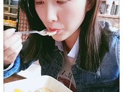 -杨小贤(东融国际影城店)