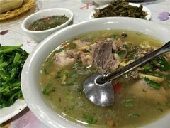 土鸡汤-岩保农家乐
