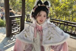 -一揽芳华汉服旗袍体验馆(拙政园店)