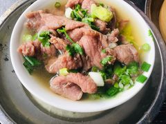 -乐山食古香跷脚牛肉