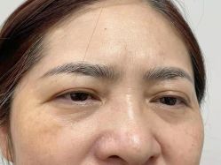 -一个差评成就的纹眉店