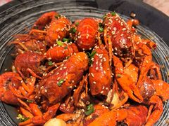 -肥肥虾庄·金牌油焖大虾(汉街SKP店)