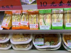 -全家便利店(上海南站站店)