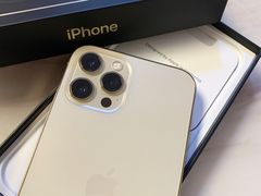 -Apple零售店(华贸购物中心店)