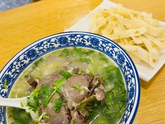 -八百里牛肉汤(盖饭·锅贴·万象城店)