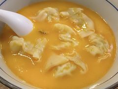 金汤黄鱼馄饨-蟹黄鱼·楼上面馆(外滩中央旗舰店)