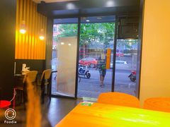 大堂-鸭得堡老鸭汤·鸭血粉丝(凤凰西街店)