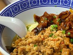 辣肉大肠双拼面-沪西老弄堂面馆(定西路店)