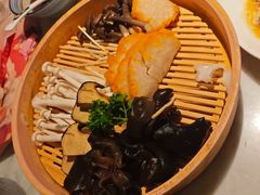 -尚尚仙·酸汤猪手·猪肚鸡火锅(华联万柳购物中心店)