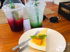 野莓气泡水-Chom Cafe and Restaurant