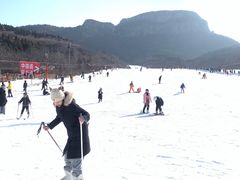 -济南卧虎山滑雪场