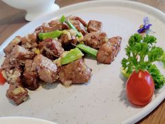 葱姜炒牛肉粒-水月周庄铂尔曼酒店-水月荟中餐厅