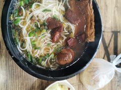 -花溪巷牛肉粉(泉城路店)