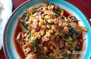Cold-Mixed Bean Sprouts and Wheat Gluten