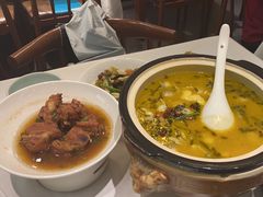 -江城小馆陕南妈妈菜·全球旅行餐厅(钟楼店)