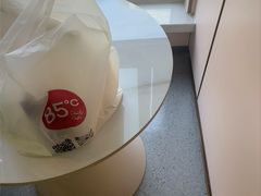 -85度C(生甜甜圈研究工坊·上海平凉店)