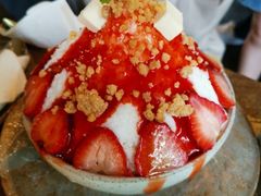 -莓园冰淇淋店