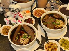 麻辣牛肉丁面（小碗）-中国厨房/台湾牛肉面