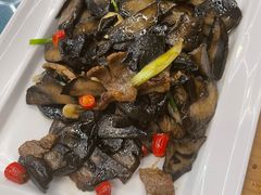-乡村馕坑肉·烧烤·新疆菜·本地人更爱吃(阿勒泰首店)