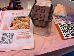 -Pinchy's Lobster & Champagne Bar
