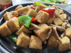-天天向上素食餐厅(五台山店)