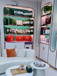 -颜加一•趣爱眼·科技美容养生