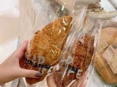 焦糖牛角包-PAPER STONE BAKERY(天环店)